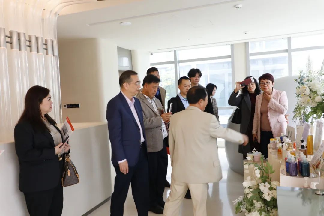 時(shí)訊 | 泰中國(guó)際企業(yè)家聯(lián)合總會(huì)到訪科盈集團(tuán)，共謀化妝品產(chǎn)業(yè)出海新篇
